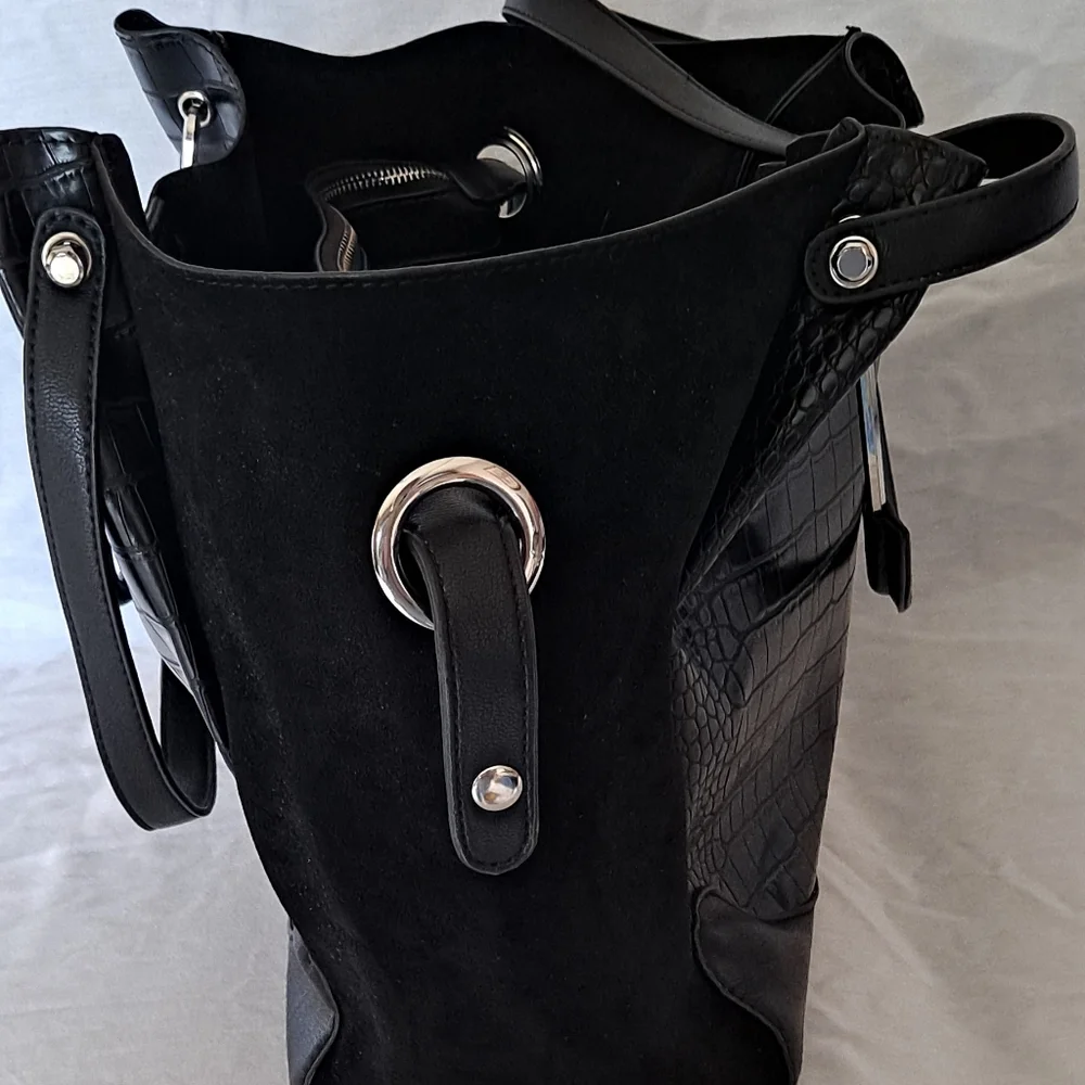Sondra Roberts Squared BlackPebbled Vegan Leather Tote/Purse Handbag Sz Large.
